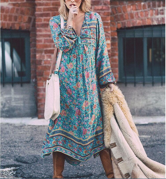 Scarlett – Unique Paisley Maxi Dress with Short Sleeves